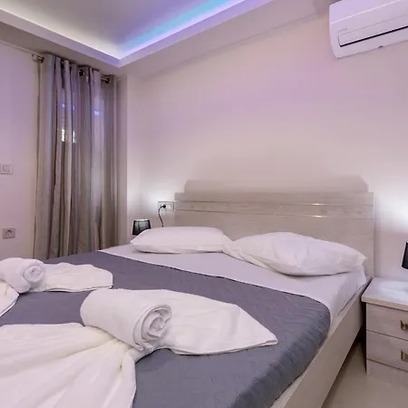 Apartment Evia's - New In Town!
